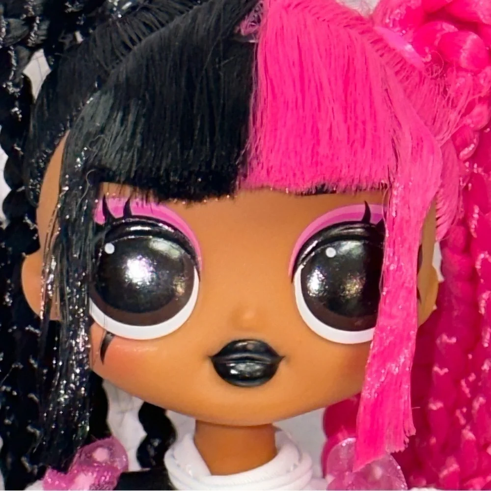 L.O.L. Surprise! LOL Surprise OMG Rock Metal Chick Remix Fashion Punk Doll